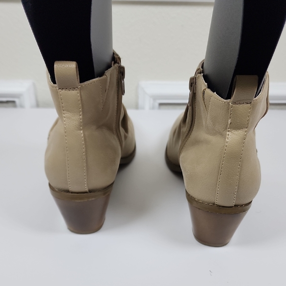 Comfort Est 1946 women Tan ankle boots block heel size 11M - Picture 2 of 10